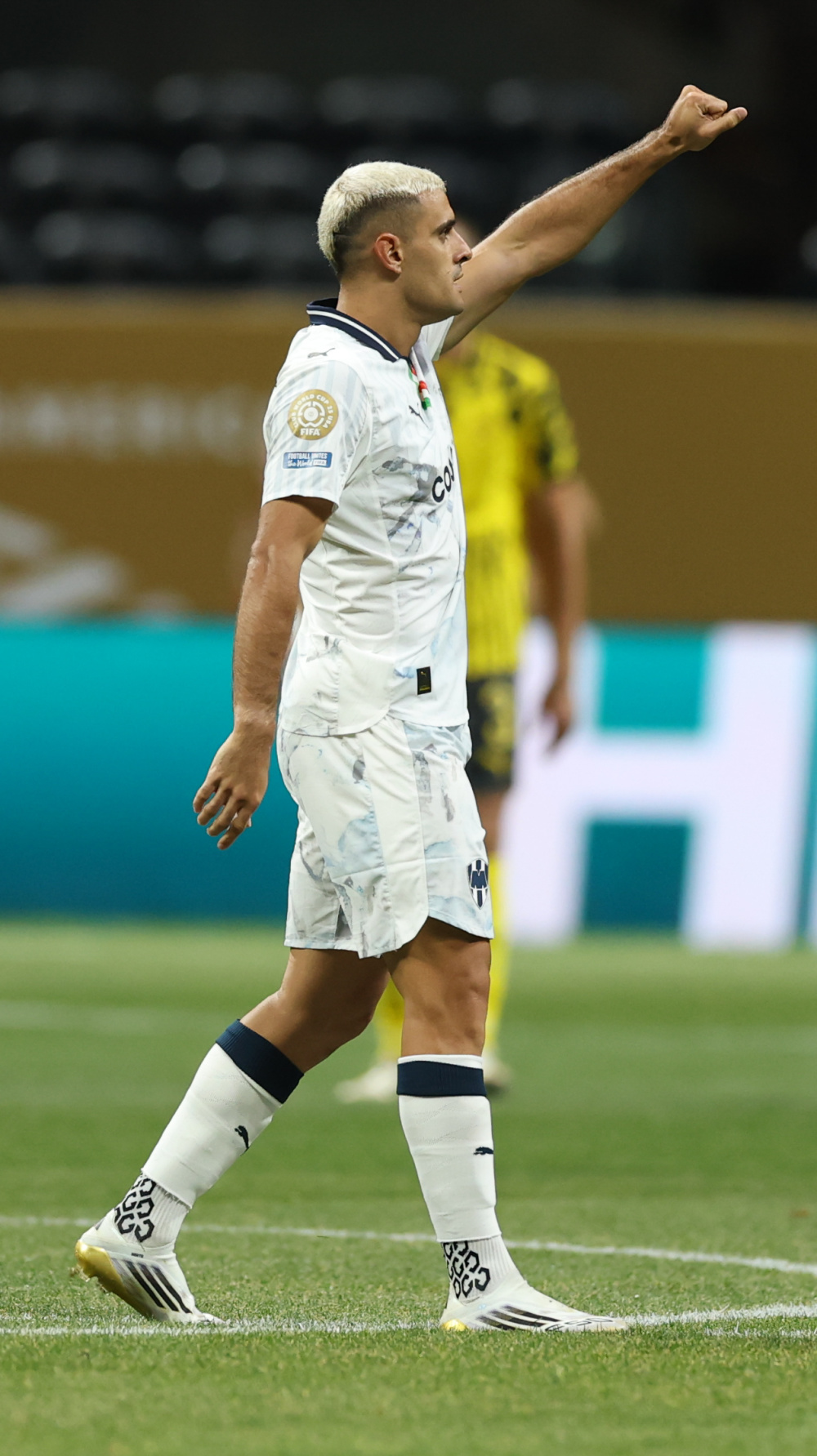 赛前体能课后，多特蒙德强势反弹备战德国杯，信心回归，身体对抗强度拉满的简单介绍